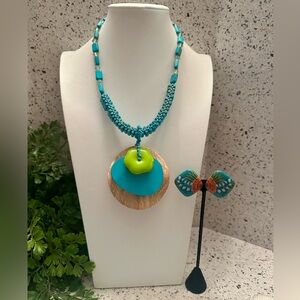 Tropical theme necklace and earrings NWT
